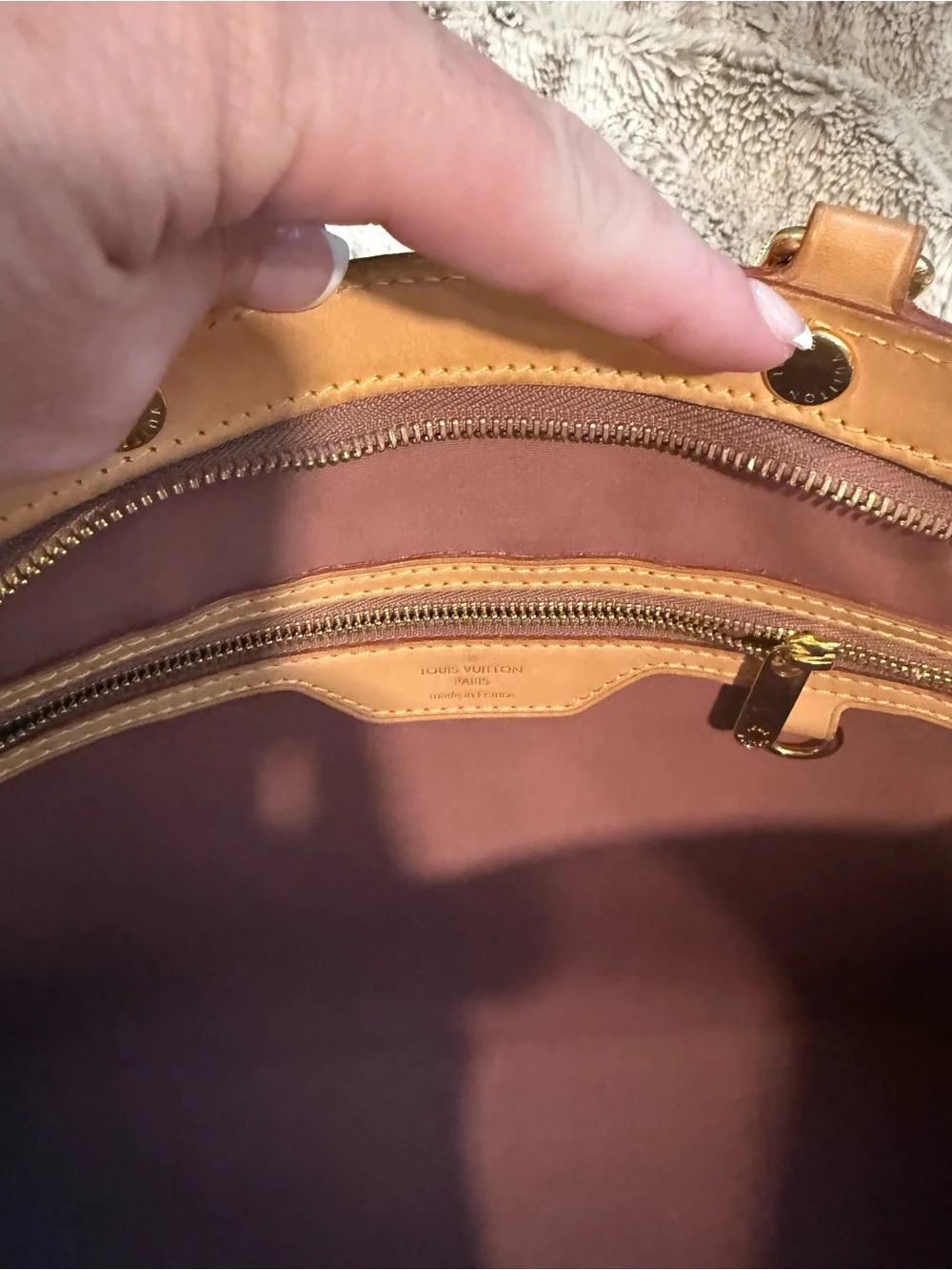 Louis Vuitton Vernis Caramel Brown Alma Handbag